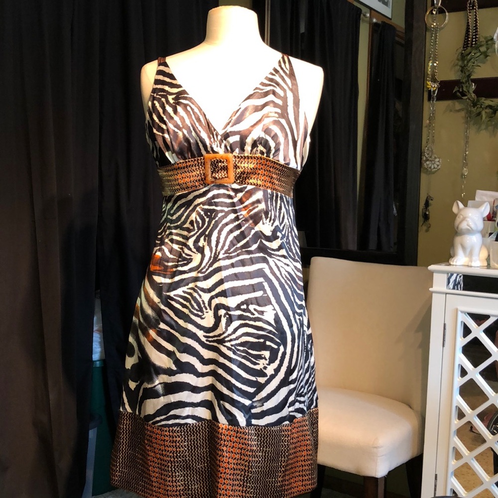 Cute sundress with side zipper